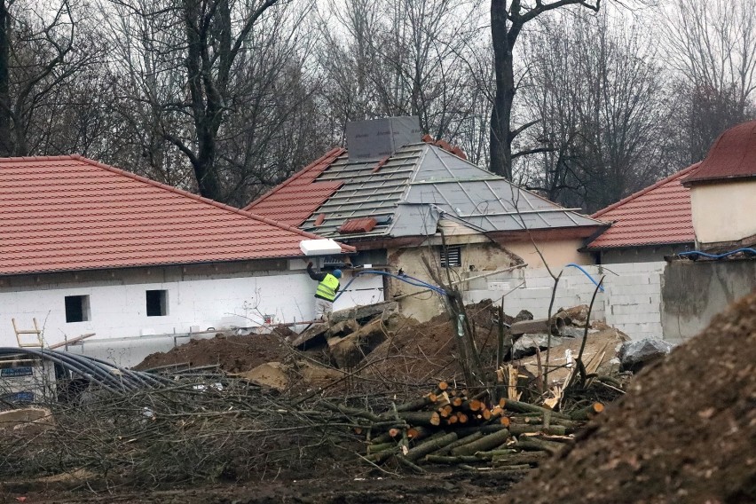 Budowa letnich basenów w Legnicy, kiedyś był tu "Kabewiak" [ZDJĘCIA]