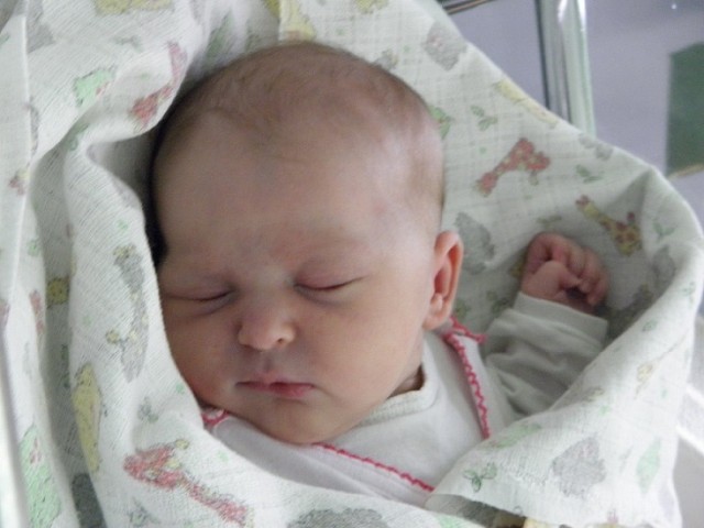 Amelka Kieś, córka Agaty i Sebastiana, urodziła się 8 lutego o godzinie 16.45. Ważyła 3450 g i mierzyła 57 cm.

Polub nas na Facebooku