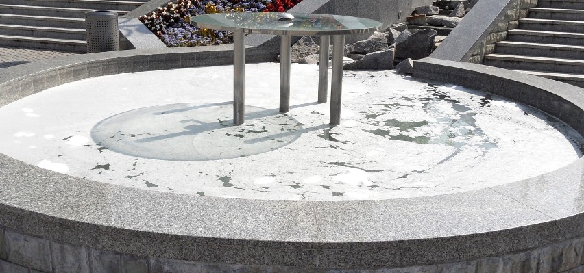 Piana w fontannie na Placu Wolności
