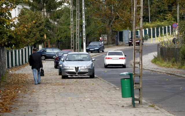 Ulica Twardowskiego znajduje się tuż przy szczecińskim stadionie. Ta lokalizacja sprawiła, że uznano ją jako najlepszą na oddanie hołdu Florianowi Krygierowi