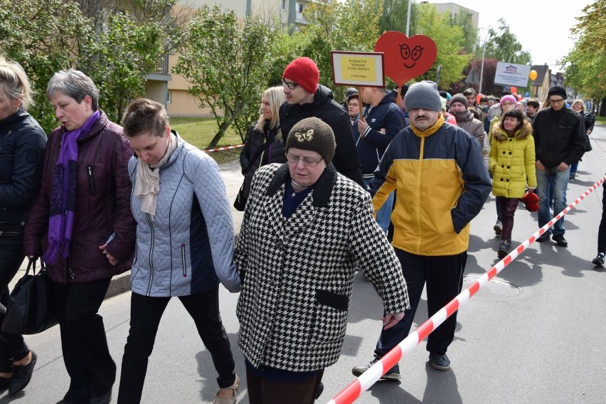 Europejski Dzień Godności Osoby z Niepełnosprawnością Intelektualną w Sieradzu 2017. Przemarsz i...