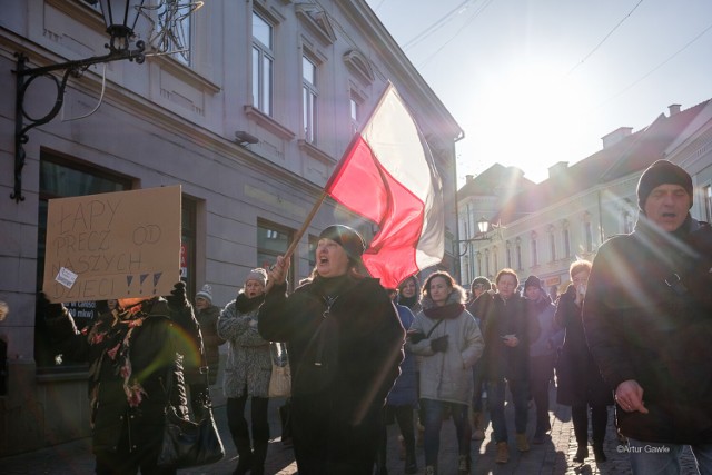 Marsz w Tarnowie przeciwko "segregacji sanitarnej", 15.01.2022