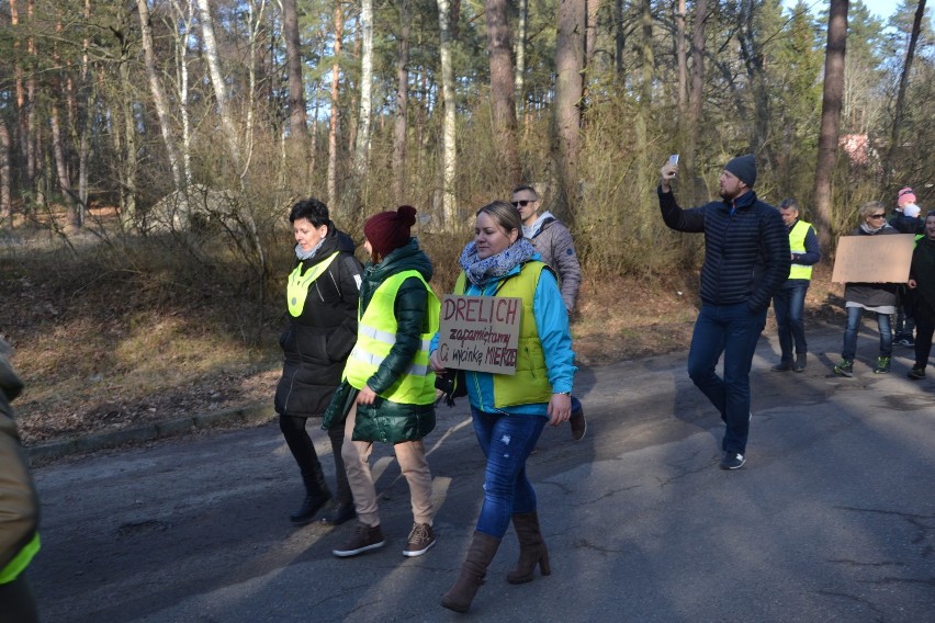 Mierzeja Wiślana. Mieszkańcy protestowali przeciwko przekopowi [ZDJĘCIA, WIDEO]