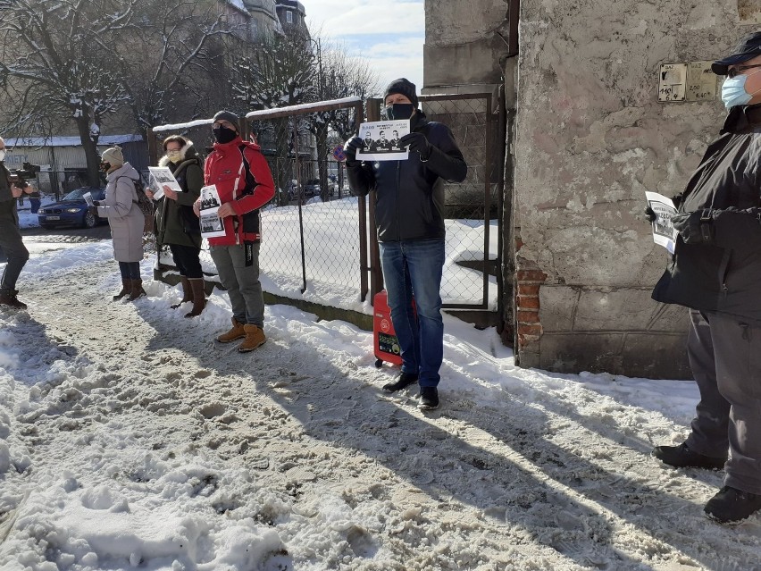 Protest pod Sądem Rejonowym w Grudziądzu w obronie sędziów...