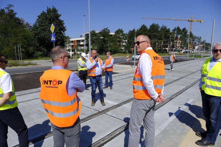 Objazd budowy nowej linii tramwajowej na Jar