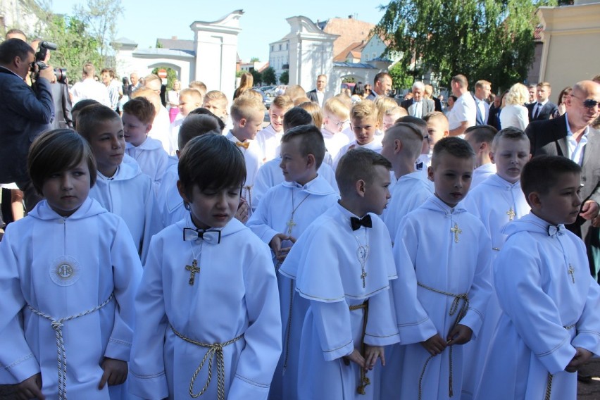 Pierwsza Komunia Święta w kościele pw. NMP Wniebowziętej w Zbąszyniu. Niedziela 13 maja 2018