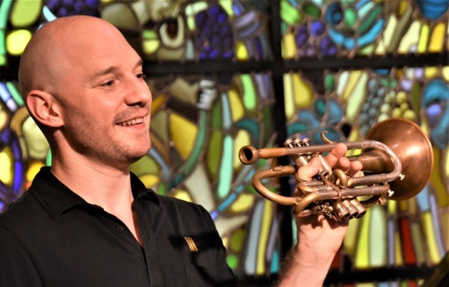 27 sierpnia 2019 r. Sala Witrażowa Muzeum Ziemi Lubuskiej w Zielonej Górze - koncert III CORNO Brass Music Festival: Adam Rapa (trąbka), Roland Szentpali (tuba) i Jacek Obstarczyk (fortepian).