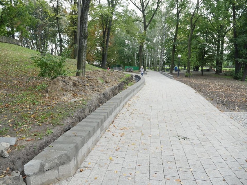 Dobiega końca przebudowa alejek w Parku Miejskim