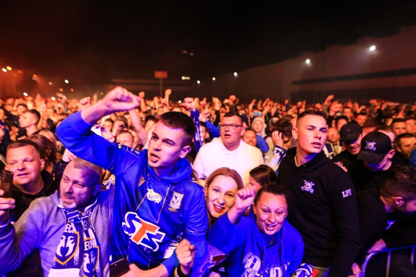 Mistrzowska feta Lecha na MTP! Poznań świętuje zdobycie...