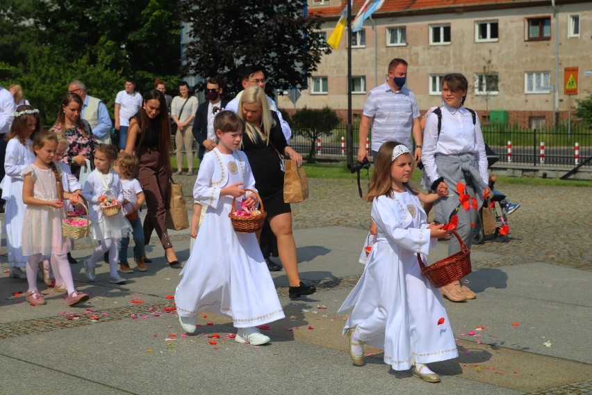 Procesja w parafii św. Tadeusza Apostoła w Legnicy [ZDJĘCIA]