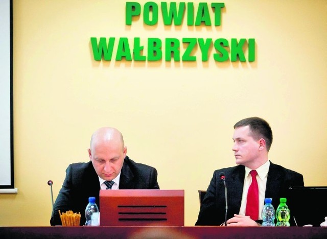 Radni powiatu wałbrzyskiego przyjęli budżet na 2012 rok
