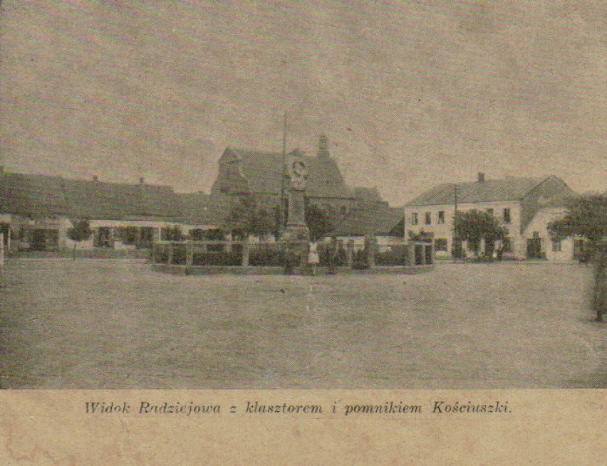 Radziejowski rynek z pomnikiem Tadeusza Kościuszki 1931 r.