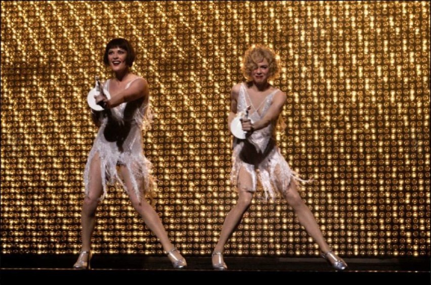 Opis filmu:
 Roxie Hart (Renée Zellweger), niewinna...