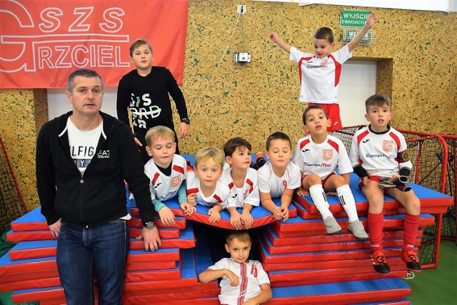 Turniej piłkarski Żaków zorganizowany przez KS Victoria Szczaniec w hali sportowej w Brójcach