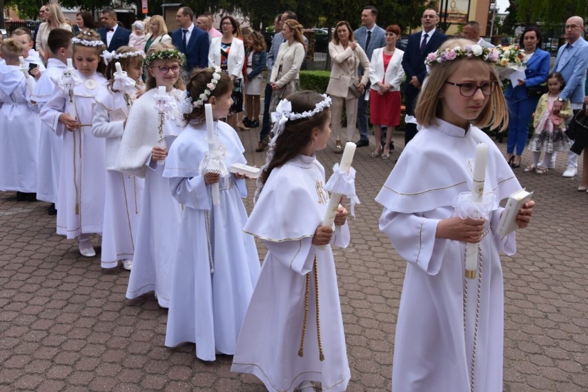 Wągrowiec. Pierwsza Komunia Święta w parafii pw. Św. Wojciecha w Wągrowcu. Grupa druga