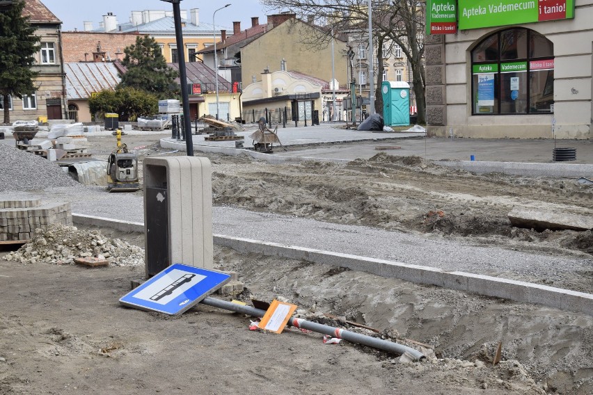 Jak nazwać nowe ronda w centrum Jarosławia? Jest propozycja na imiona Adolfa Dietziusa i Jana Haftka