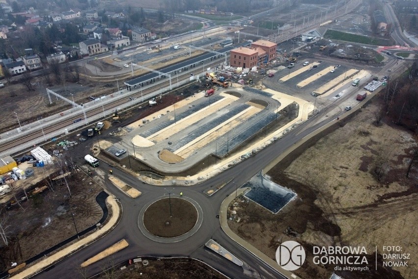 W Dąbrowie Górniczej trwa budowa centrum przesiadkowego oraz...