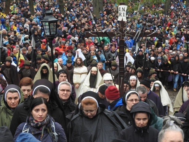 Droga Krzyżowa w Wielki Piątek przejedzie ulicami Alwerni / zdjęcie ilustracyjne