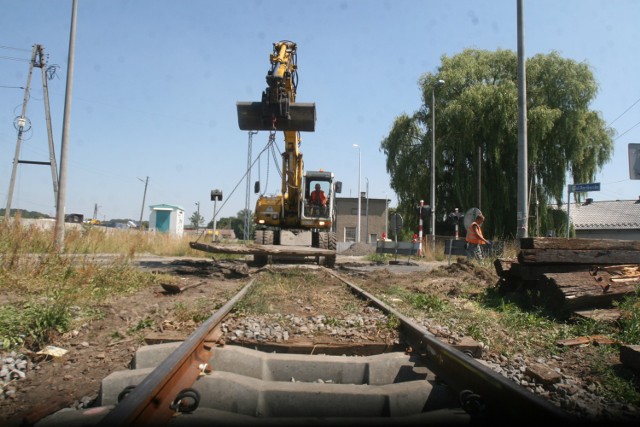 Robotnicy planują zamknąć kolejne przejazdy kolejowe w powiecie