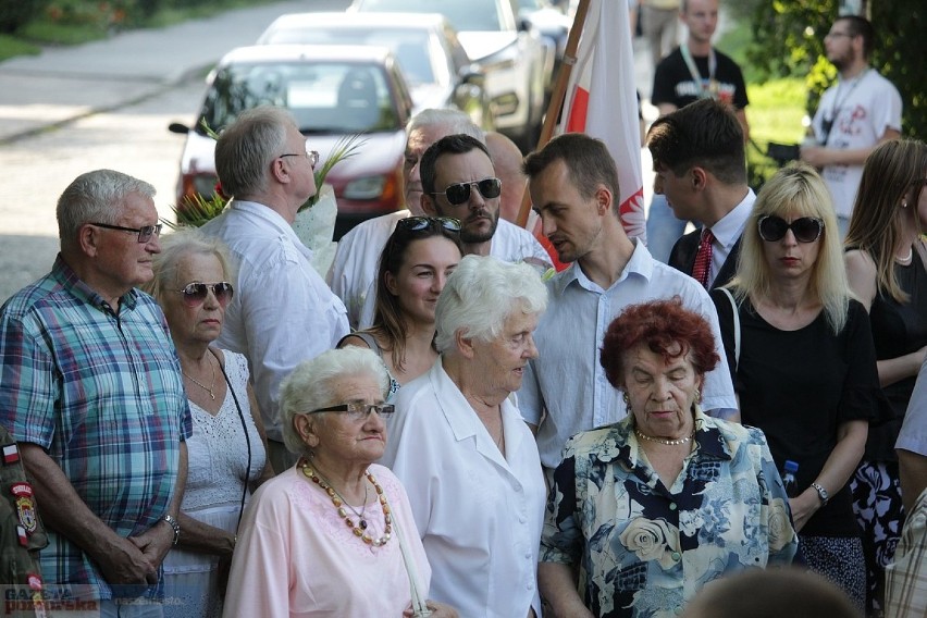 1 sierpnia dokładnie o godzinie 17 podobnie, jak w całym...