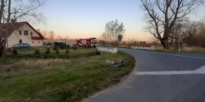 Gmina Grębocice: Groźna kolizja dwóch aut koło Retkowa