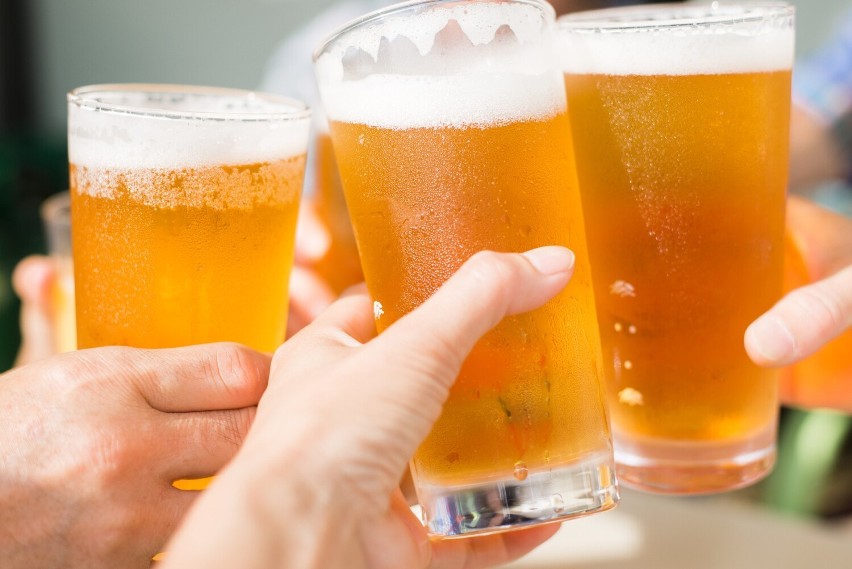 Pijąc piwo bezalkoholowe dostarczamy do organizmu minerały:...