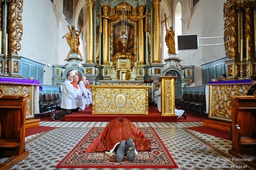 Wielki Piątek w podominikańskim klasztorze sióstr urszulanek...