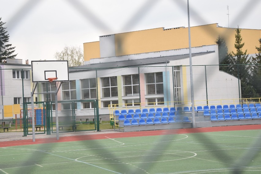 Malbork. Szkoła Podstawowa nr 9 potrzebuje większej sali gimnastycznej [ZDJĘCIA]. Władze miasta wnioskują do Ministerstwa Sportu o dotację