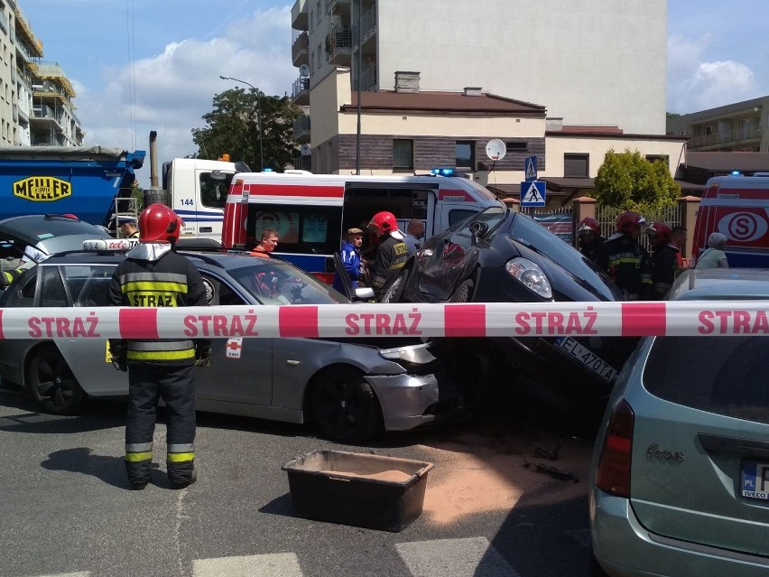 Groźny wypadek na skrzyżowaniu Nawrot i Wodnej