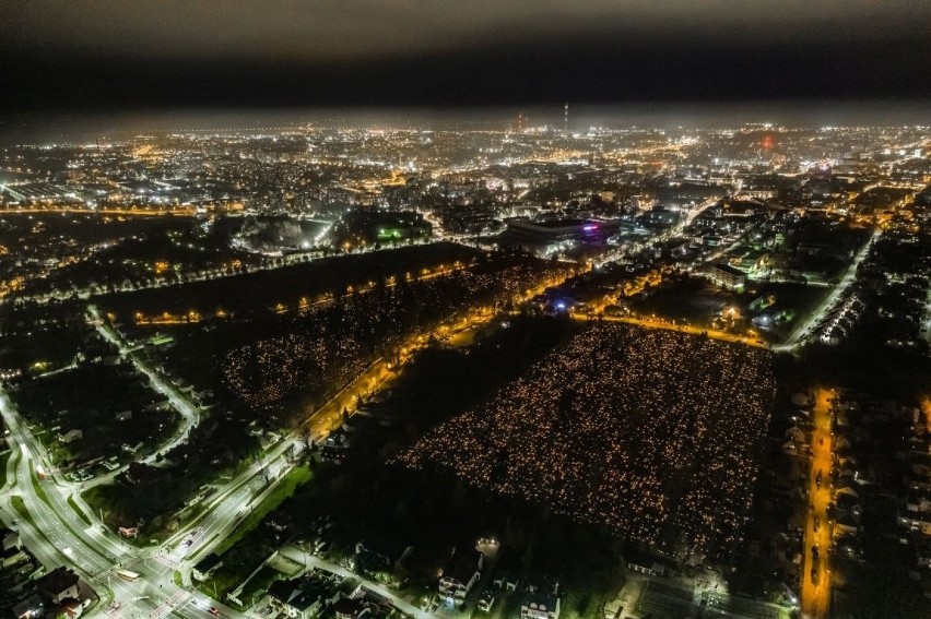 To był 1 listopada inny niż wszystkie dotychczasowe. Tym...