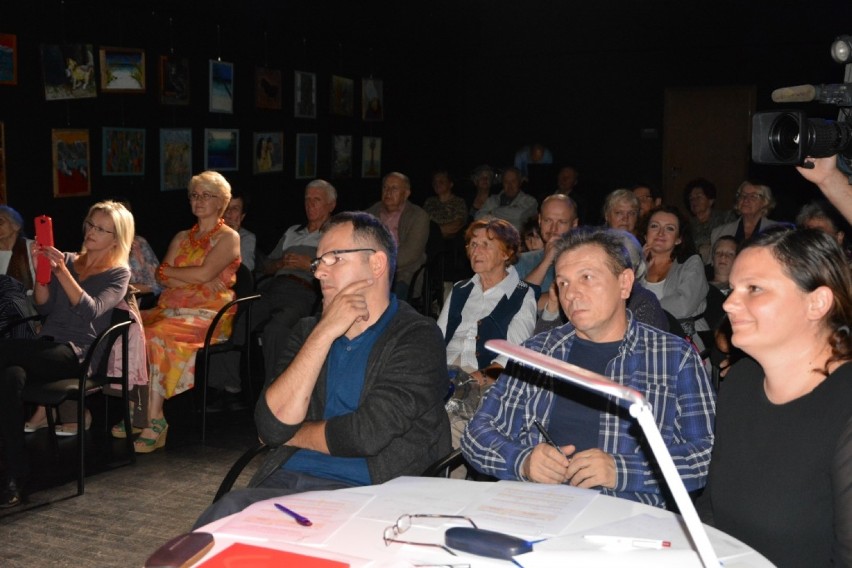 "Seniorzy i juniorzy z mikrofonem" w MDK w Radomsku