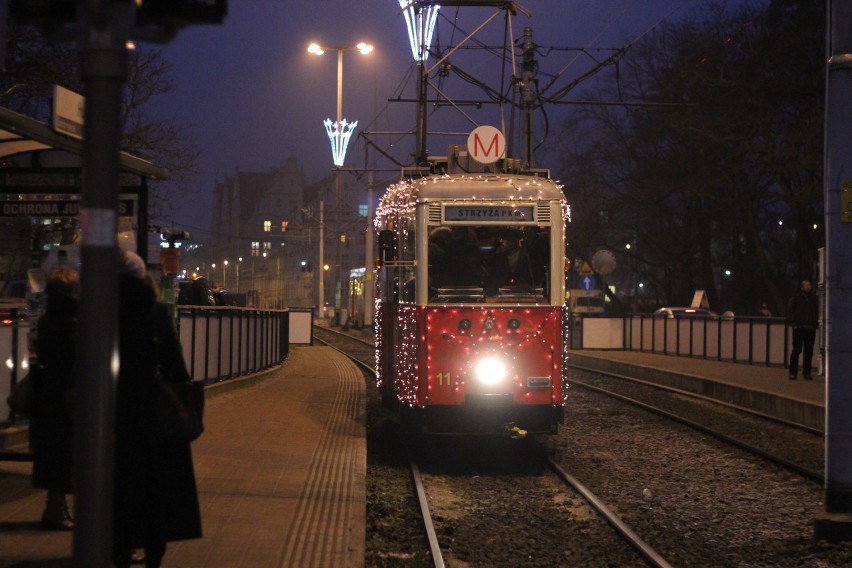 Christmas Tram w Gdańsku. Jedź bezpłatnie, a datkiem wesprzyj potrzebujących [ZDJĘCIA] 