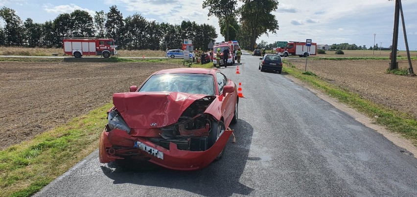 Wypadek w Słupie w gminie Gruta. Trzy osoby trafiły do szpitala