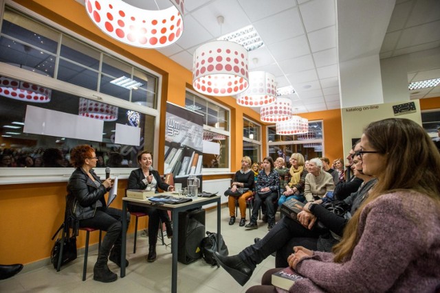 Spotkanie z Elżbietą Cherezińską w nowo wyremontowanej Bibliotece Oliwskiej