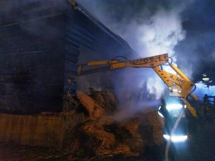 Pożar w Kiczni. Stodołę gasiło 40 strażaków