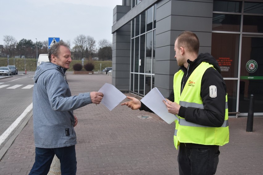 "Sierpień 80" zorganizował pod Auchan w Żorach pikietę...