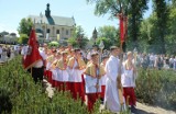 Odpust parafialny w Kobylance z okazji uroczystości Zesłania Ducha Świętego. W mszy świętej polowej wzięły udział setki wiernych