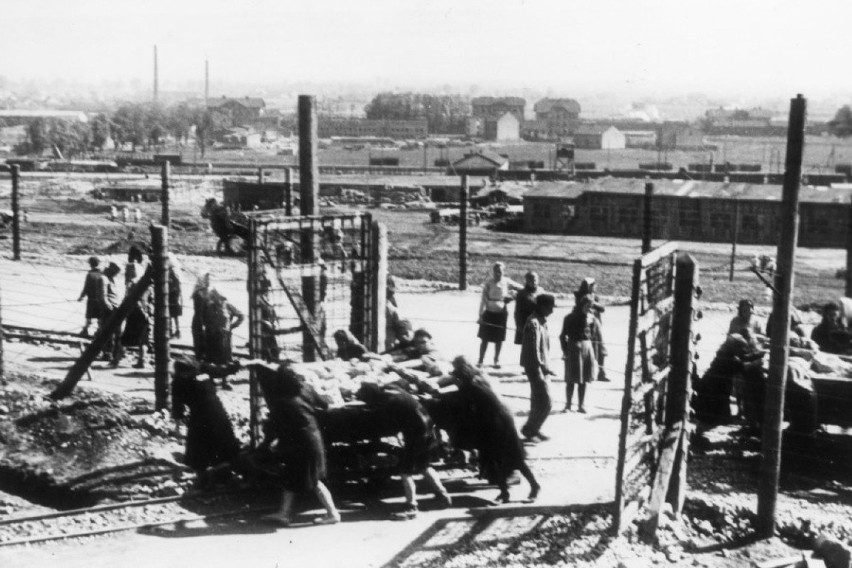 Niemiecki nazistowski obóz Plaszow został utworzony przez...