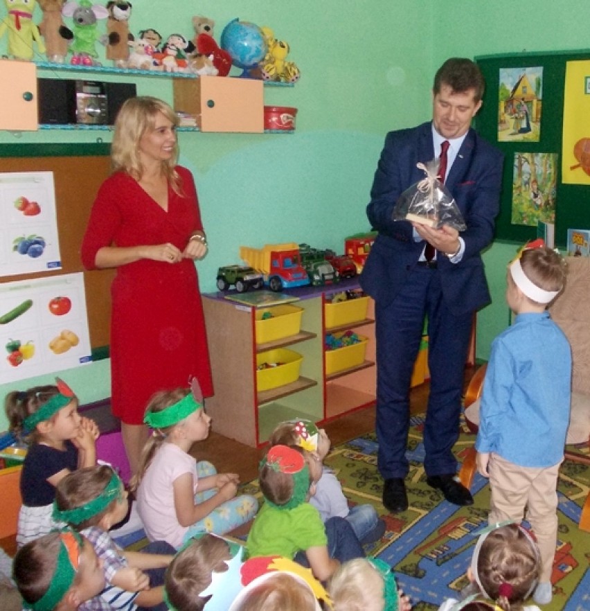 "Dorośli czytają dzieciom" w Malborku. Burmistrz poszedł do przedszkola