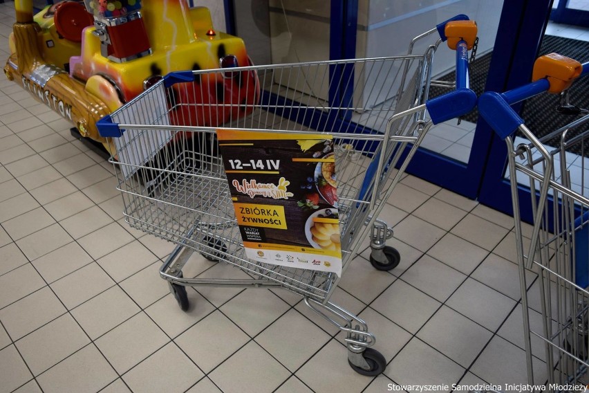 Ruszyła zbiórka SIM w oleśnickich supermarketach 