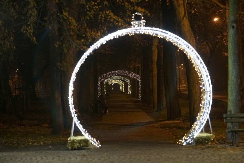 Tak w poprzednich latach wyglądała iluminacja w mieście. W...