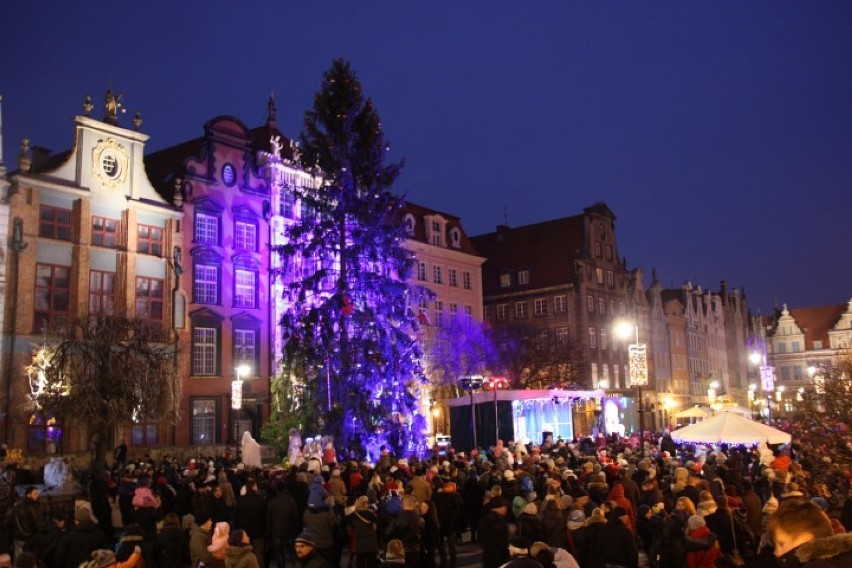 Mikołaj zawitał do Gdańska i odpalił choinkę oraz... fajerwerki! ZDJĘCIA