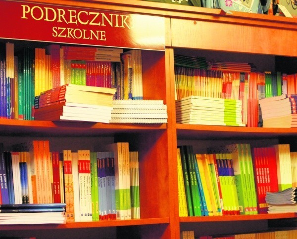 Przed każdym początkiem roku szkolnego księgarnie przeżywają prawdziwe oblężenie