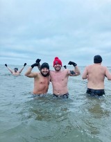 Wejherowski Klub Morsów ma już za sobą pierwszą zimową kąpiel w 2021 roku