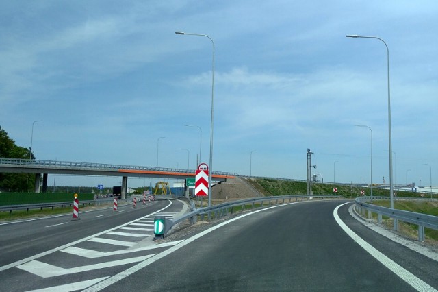 Kierowcy jadący do Świecia od strony Bydgoszczy mogą już korzystać z łącznicy zjazdowej w Dworzysku, która prowadzi w kierunku Mondi