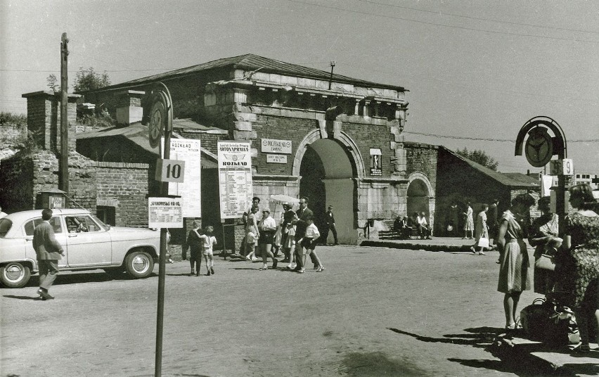 Dworzec autobusowy ok. 1970 r. fot. Z. Otachel