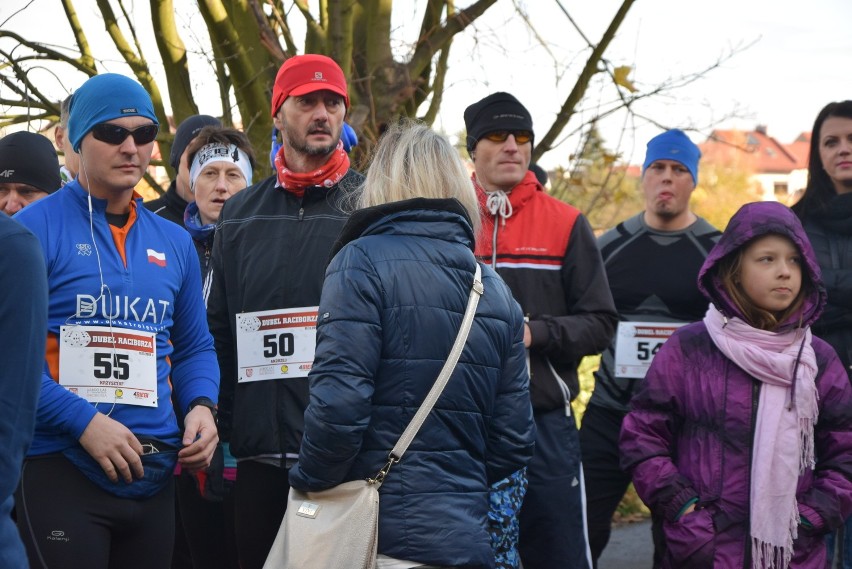 Biegali po wałach nad Odrą w Raciborzu