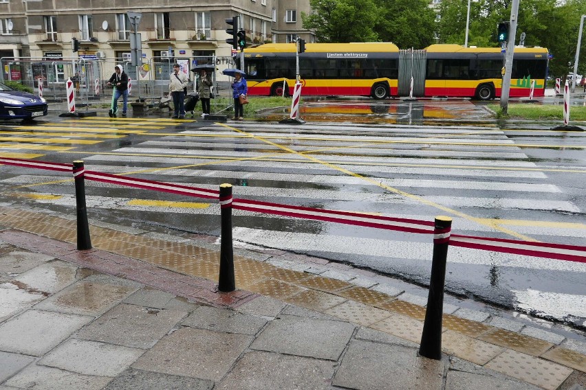 Tramwaj na Gagarina. Utrudnienia dla kierowców i pasażerów autobusów. Objazd remontu Trasy Łazienkowskiej zaplanowano zwężoną ulicą 