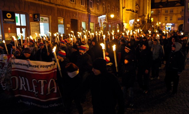 Podczas Marszu Orląt w Przemyślu odbędzie się widowisko z użyciem pirotechniki.