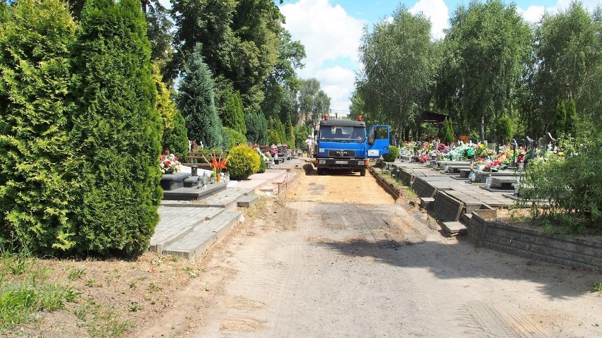 Trwa budowa chodnika na Cmentarzu Komunalnym w Sycowie